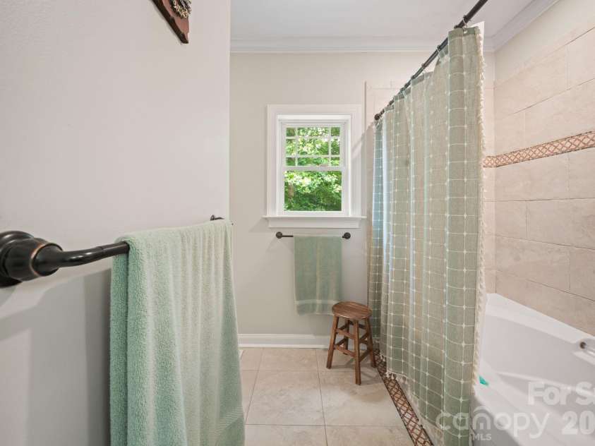 813 Beech Tree Place, Hendersonville, NC 28792.  MLS# CAR4393066, YatesRealty ID 12674. 