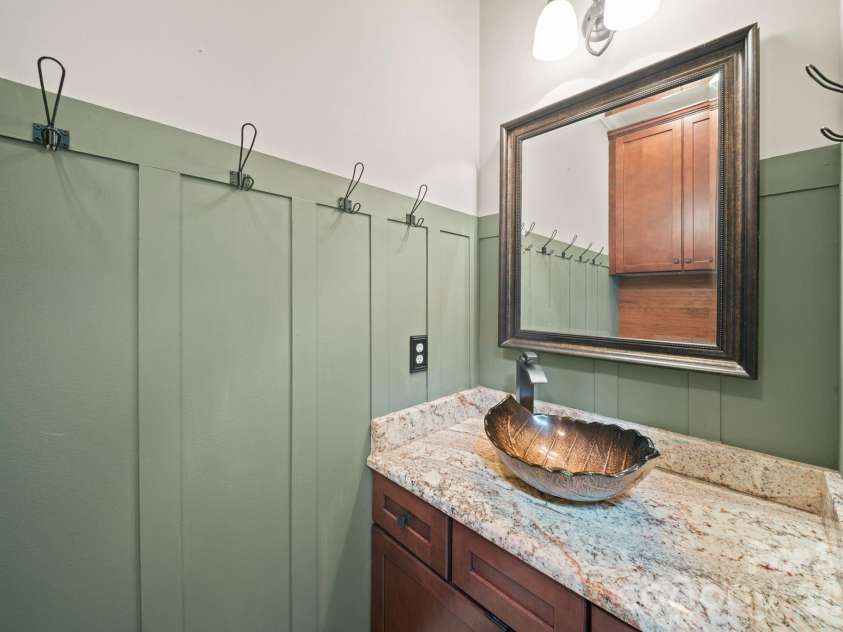 813 Beech Tree Place, Hendersonville, NC 28792.  MLS# CAR4393066, YatesRealty ID 12674. 