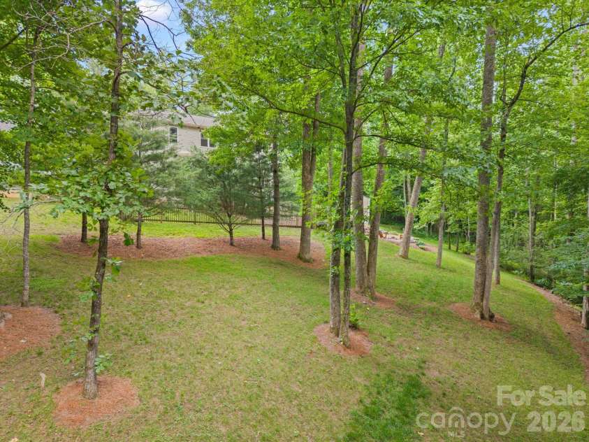 813 Beech Tree Place, Hendersonville, NC 28792.  MLS# CAR4393066, YatesRealty ID 12674. 