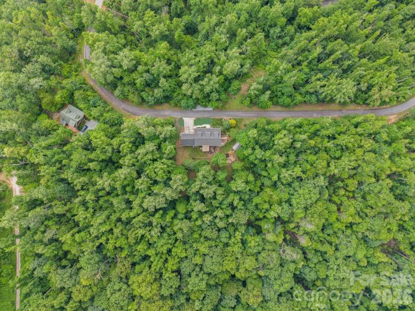 813 Beech Tree Place, Hendersonville, NC 28792.  MLS# CAR4393066, YatesRealty ID 12674. 