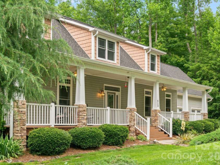 813 Beech Tree Place, Hendersonville, NC 28792.  MLS# CAR4393066, YatesRealty ID 12674. 