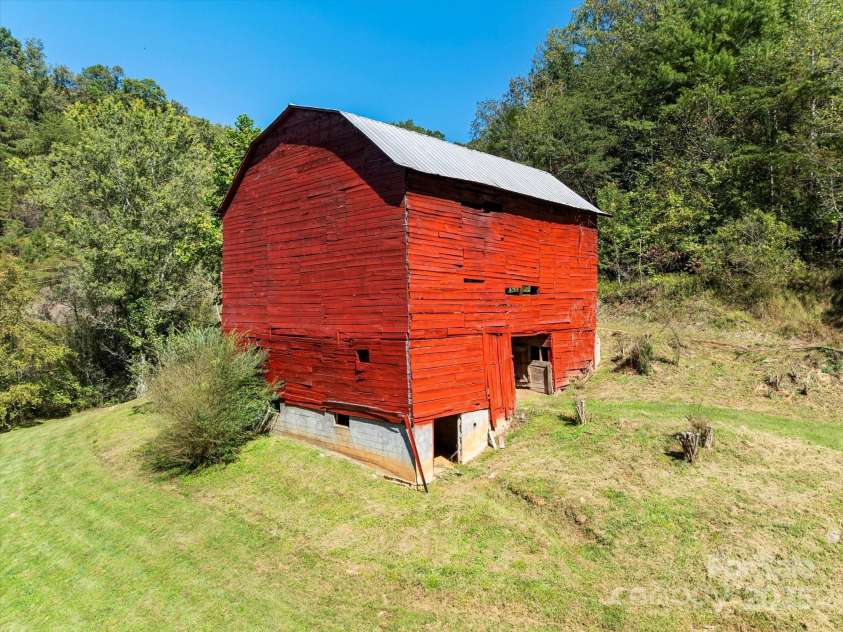 1623 Ammons Branch Road, Marshall, NC 28753.  MLS# CAR4307032, YatesRealty ID 12675. Large barn