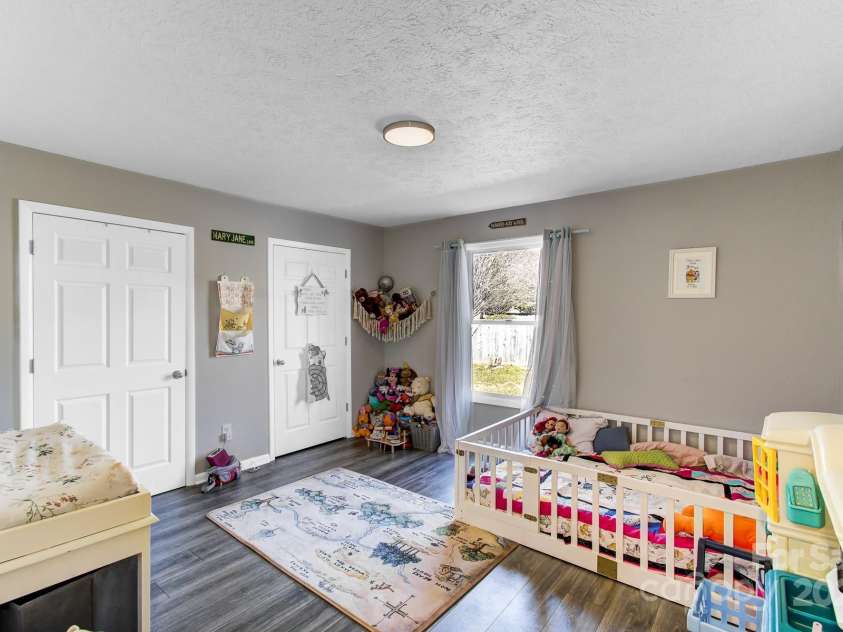 3 Garden Drive, Fletcher, NC 28732.  MLS# CAR4218422, YatesRealty ID 12675. 