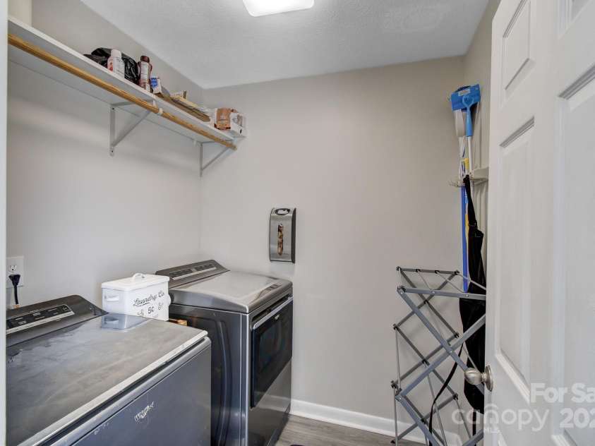 3 Garden Drive, Fletcher, NC 28732.  MLS# CAR4218422, YatesRealty ID 12675. 