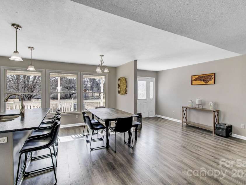 3 Garden Drive, Fletcher, NC 28732.  MLS# CAR4218422, YatesRealty ID 12675. 