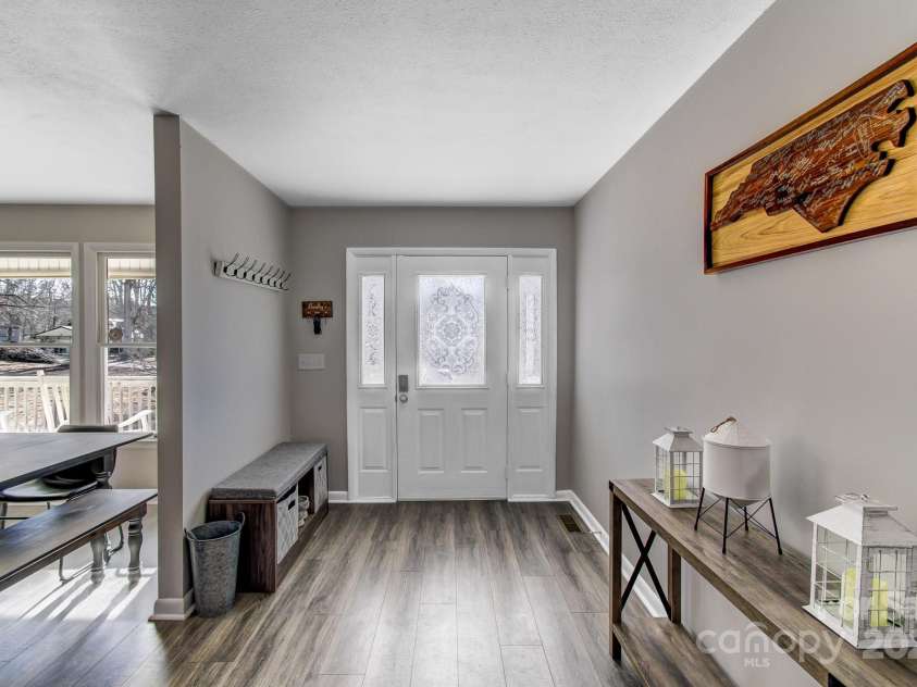 3 Garden Drive, Fletcher, NC 28732.  MLS# CAR4218422, YatesRealty ID 12675. 