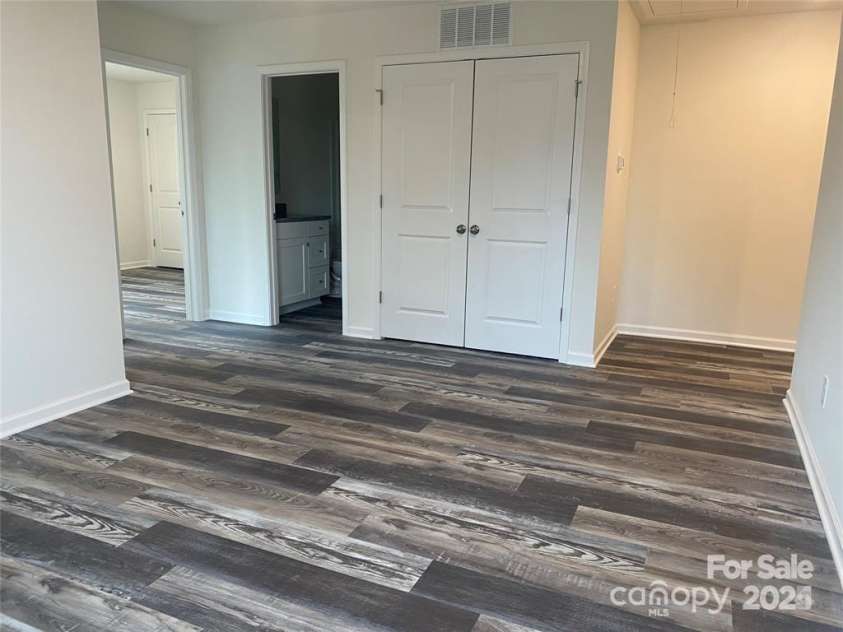 104 Salem Springs Lane, Statesville, NC 28625.  MLS# CAR4203087, YatesRealty ID 12678. LOFT