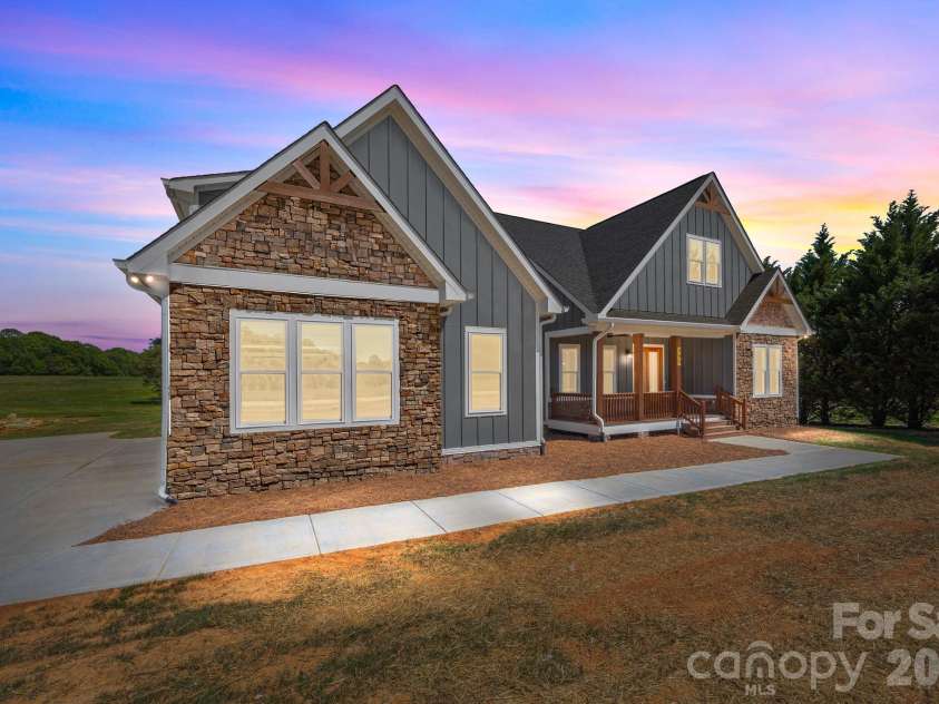 395 New Salem Road, Statesville, NC 28625.  MLS# CAR4337480, YatesRealty ID 1268. 