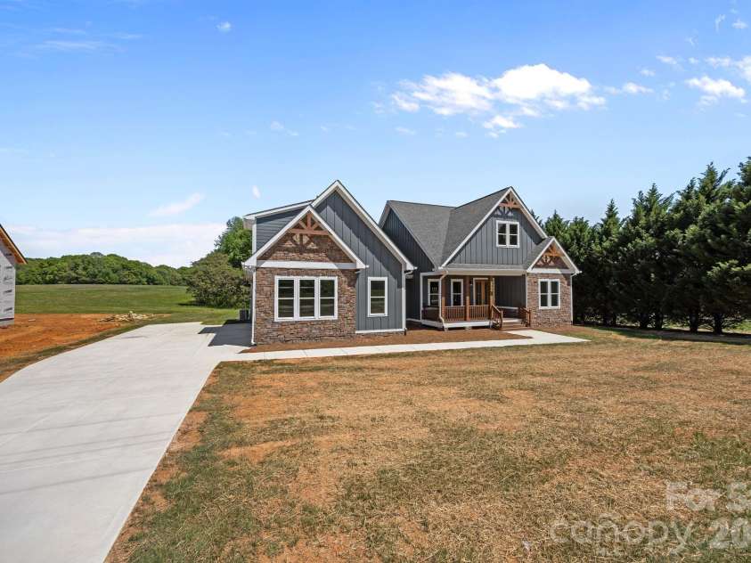 395 New Salem Road, Statesville, NC 28625.  MLS# CAR4337480, YatesRealty ID 1268. 