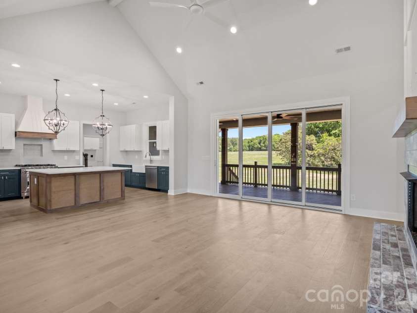 395 New Salem Road, Statesville, NC 28625.  MLS# CAR4337480, YatesRealty ID 1268. 