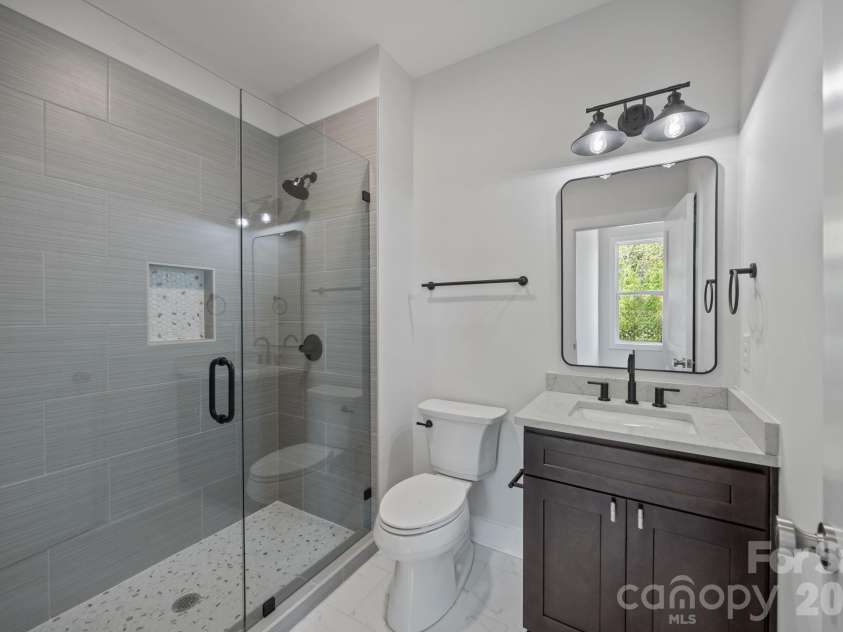 395 New Salem Road, Statesville, NC 28625.  MLS# CAR4337480, YatesRealty ID 1268. 