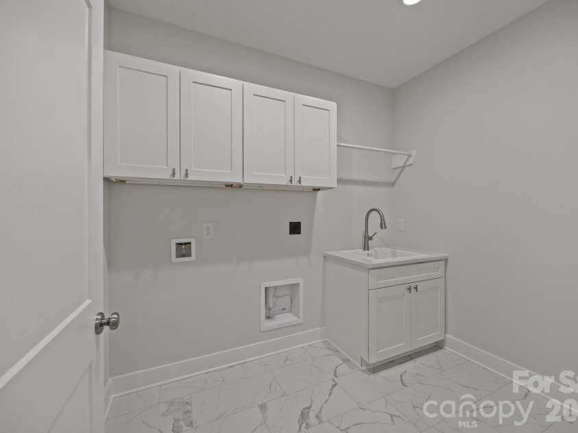 395 New Salem Road, Statesville, NC 28625.  MLS# CAR4337480, YatesRealty ID 1268. 