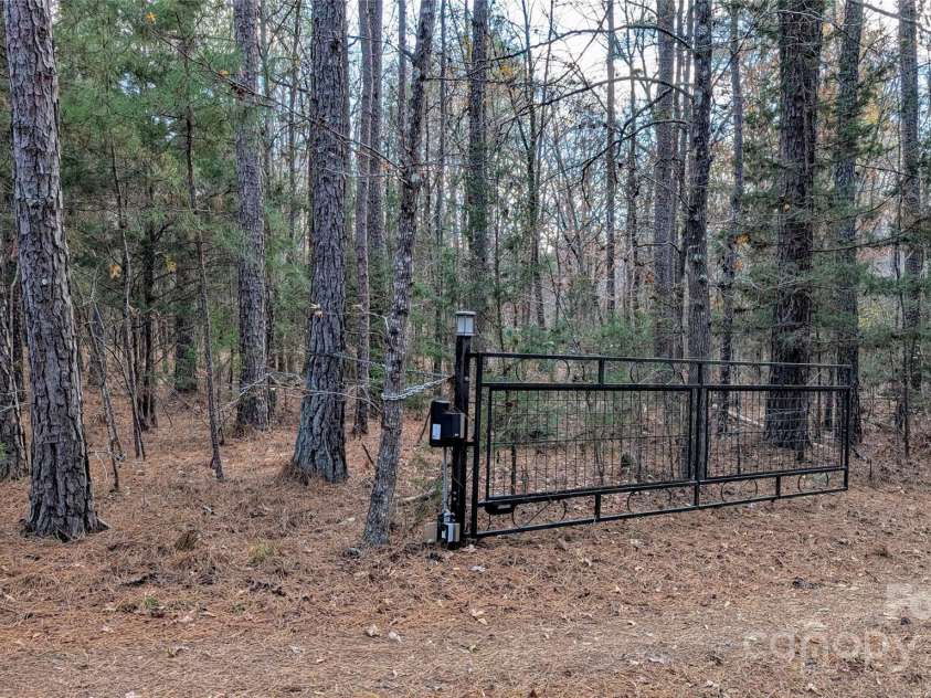 633 Weston Acres Road, Fort Lawn, SC 29714.  MLS# CAR4206008, YatesRealty ID 1268. 