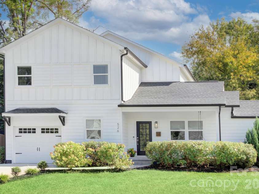 526 Seldon Drive, Charlotte, NC 28216.  MLS# CAR4347363, YatesRealty ID 12680. 