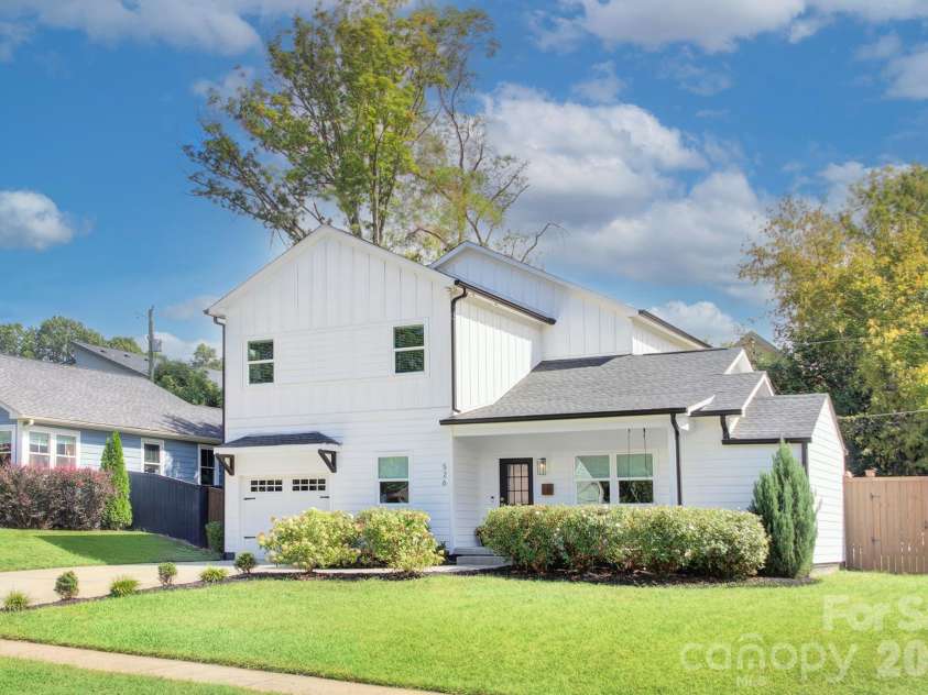 526 Seldon Drive, Charlotte, NC 28216.  MLS# CAR4347363, YatesRealty ID 12680. 