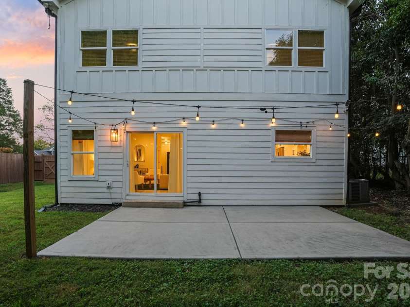 526 Seldon Drive, Charlotte, NC 28216.  MLS# CAR4423284, YatesRealty ID 12680. Backyard Patio