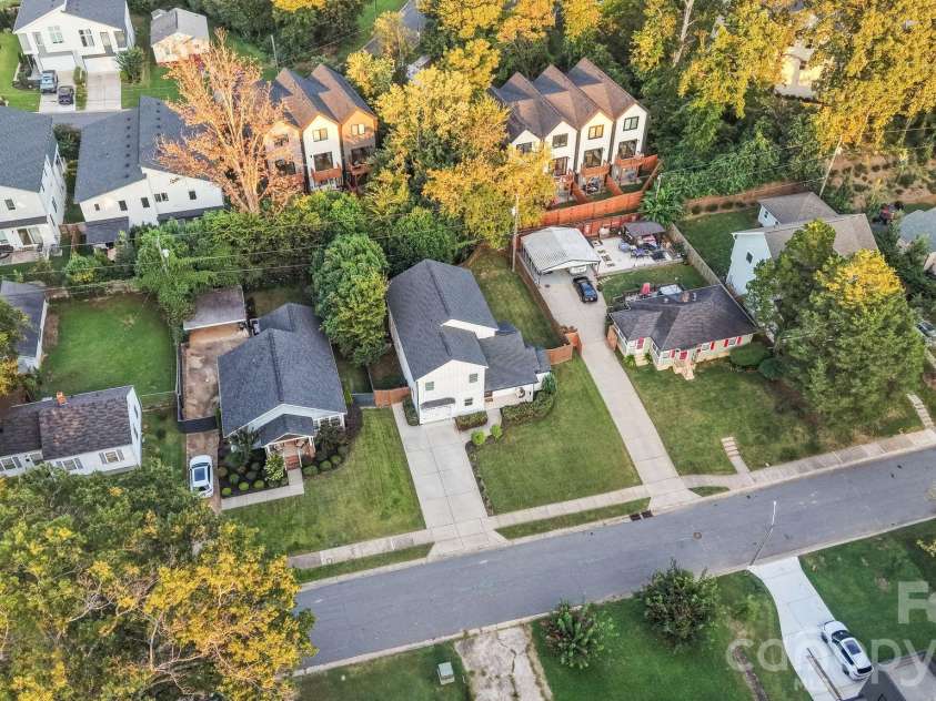 526 Seldon Drive, Charlotte, NC 28216.  MLS# CAR4423284, YatesRealty ID 12680. Continued New Builds Close By