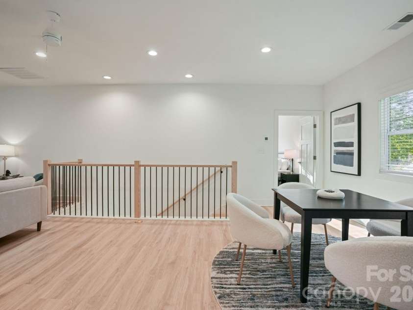 526 Seldon Drive, Charlotte, NC 28216.  MLS# CAR4423284, YatesRealty ID 12680. Massive Upper Level Loft