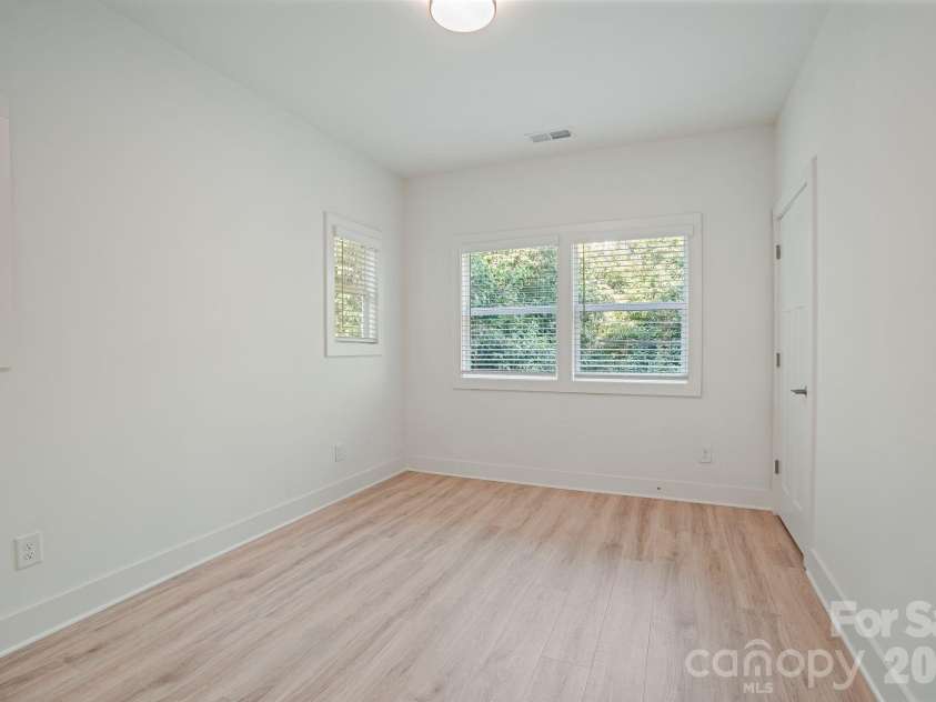 526 Seldon Drive, Charlotte, NC 28216.  MLS# CAR4423284, YatesRealty ID 12680. Secondary Bedroom #3 (Upper Level)