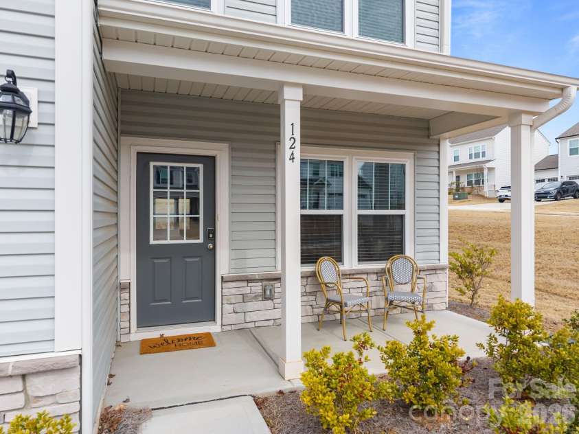 124 Benford Drive, Troutman, NC 28166.  MLS# CAR4346353, YatesRealty ID 12681. 