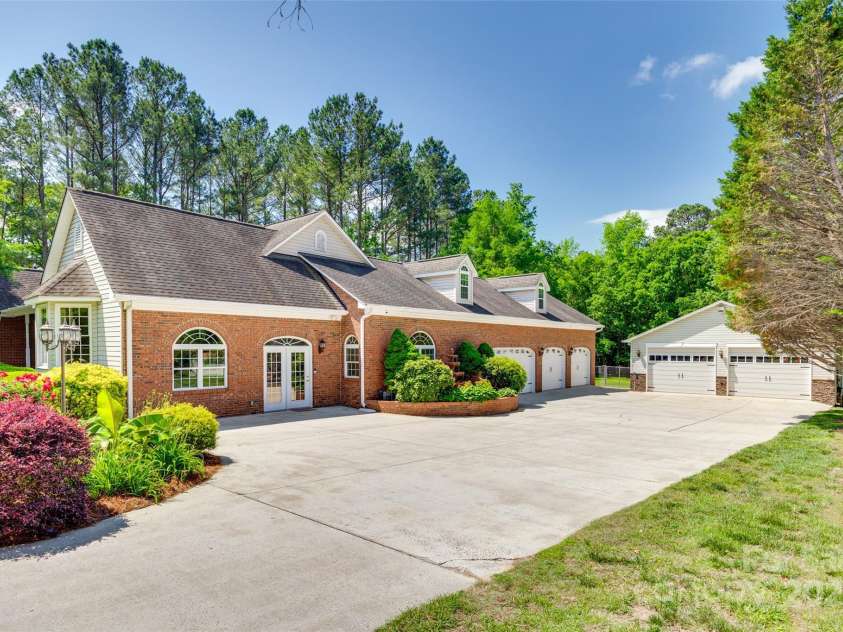 4307 Edgeland Road, Edgemoor, SC 29712.  MLS# CAR4249893, YatesRealty ID 12681. 