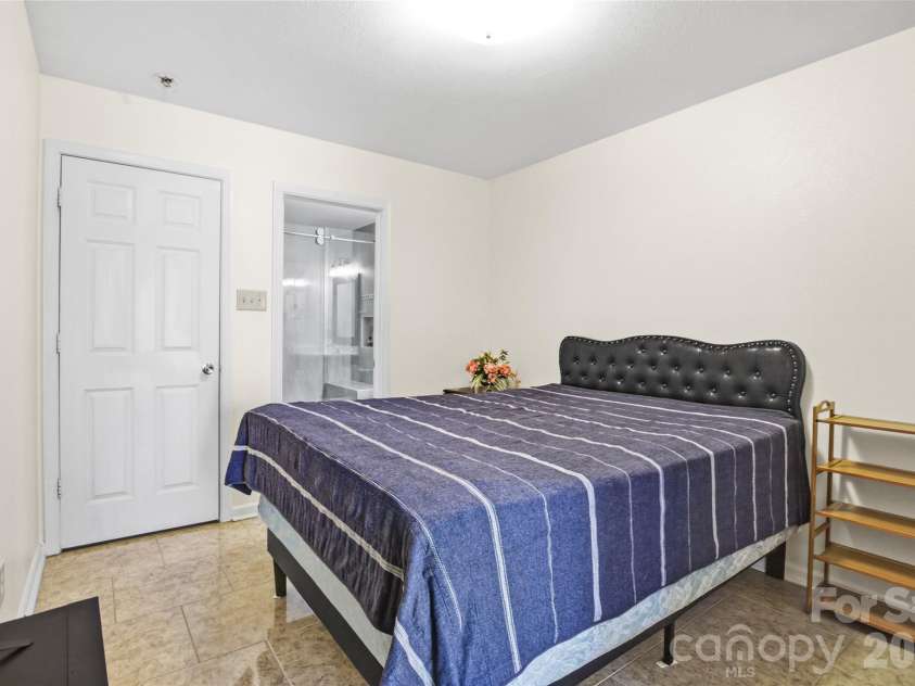 1031 Allegiance Drive, Charlotte, NC 28217.  MLS# CAR4349026, YatesRealty ID 12682. 
