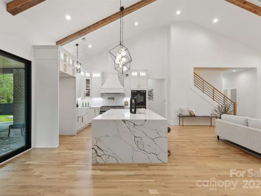 3038 Northampton Drive, Charlotte, NC 28210.  MLS# CAR4241608, YatesRealty ID 12682. 