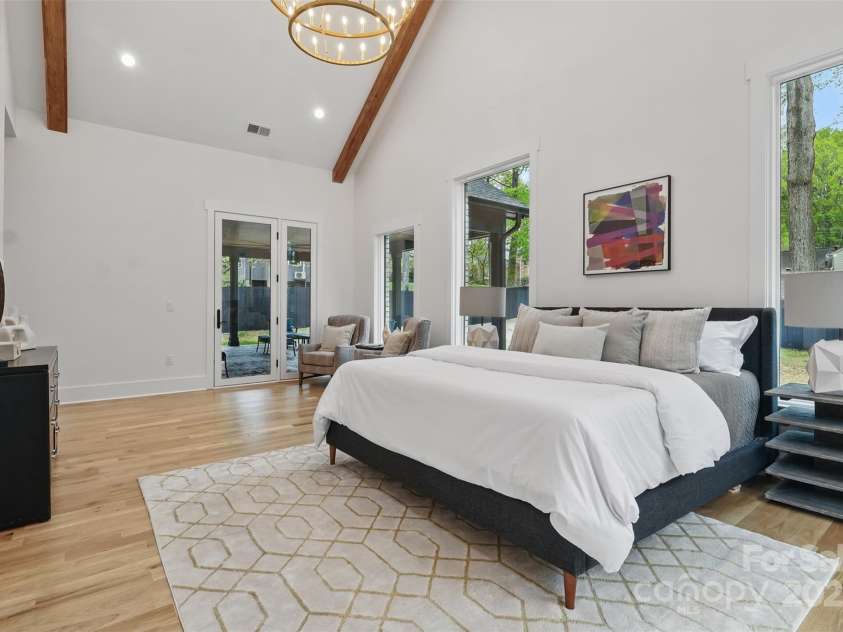 3038 Northampton Drive, Charlotte, NC 28210.  MLS# CAR4241608, YatesRealty ID 12682. 