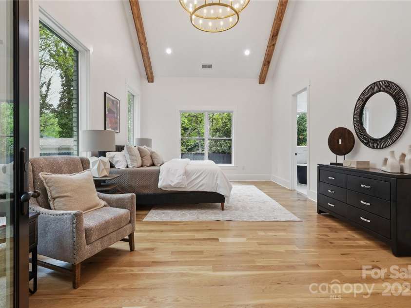 3038 Northampton Drive, Charlotte, NC 28210.  MLS# CAR4241608, YatesRealty ID 12682. 