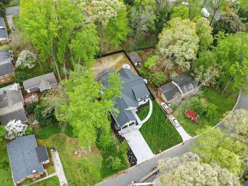 3038 Northampton Drive, Charlotte, NC 28210.  MLS# CAR4241608, YatesRealty ID 12682. 