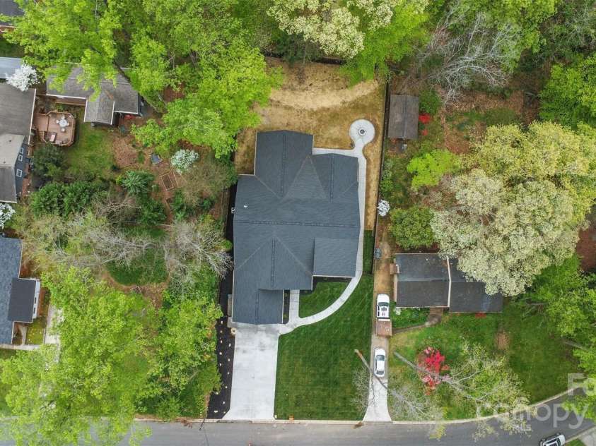 3038 Northampton Drive, Charlotte, NC 28210.  MLS# CAR4241608, YatesRealty ID 12682. 