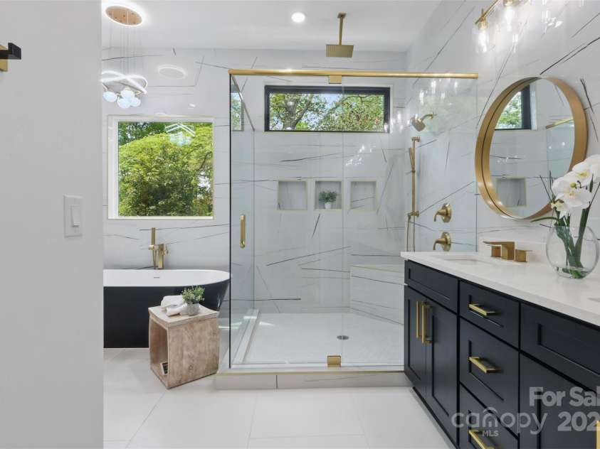 3038 Northampton Drive, Charlotte, NC 28210.  MLS# CAR4241608, YatesRealty ID 12682. 