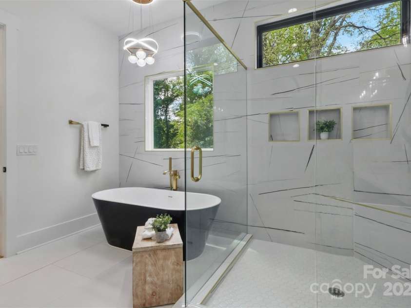 3038 Northampton Drive, Charlotte, NC 28210.  MLS# CAR4241608, YatesRealty ID 12682. 