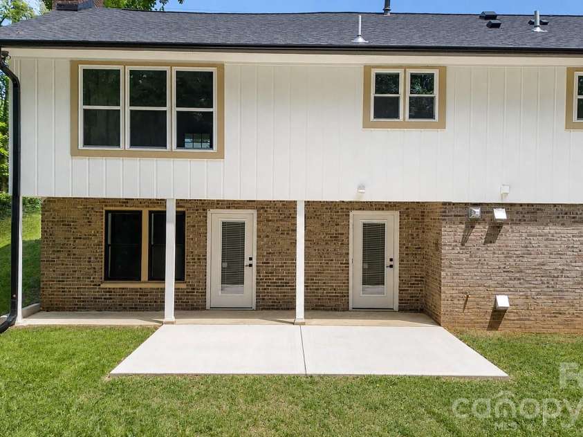 32 Bowen Drive, Belmont, NC 28012.  MLS# CAR4402198, YatesRealty ID 12683. 