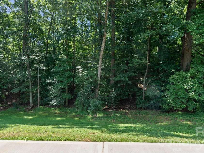 32 Bowen Drive, Belmont, NC 28012.  MLS# CAR4402198, YatesRealty ID 12683. 