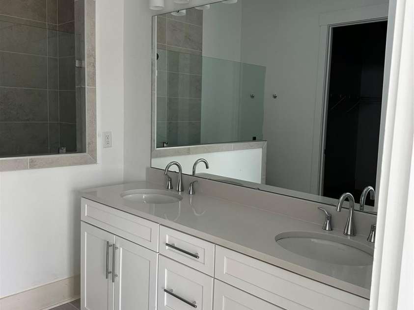 5209 Mint Harbor Way, Charlotte, NC 28269.  MLS# CAR4156538, YatesRealty ID 12683. Primary Bathroom