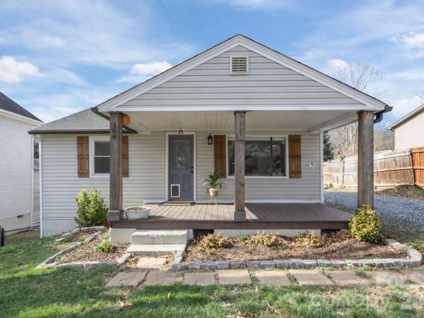164 Lakeside Drive, Asheville, NC 28806.  MLS# CAR4343337, YatesRealty ID 12684. Another view