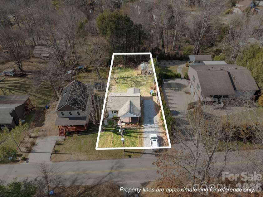 164 Lakeside Drive, Asheville, NC 28806.  MLS# CAR4343337, YatesRealty ID 12684. Approximate lot lines