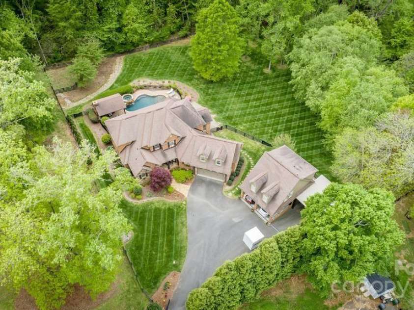 4600 Spicewood Drive, Charlotte, NC 28227.  MLS# CAR4250704, YatesRealty ID 12684. 