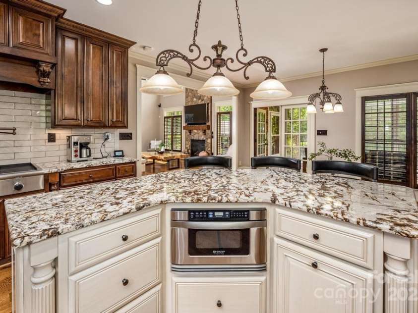 4600 Spicewood Drive, Charlotte, NC 28227.  MLS# CAR4250704, YatesRealty ID 12684. 