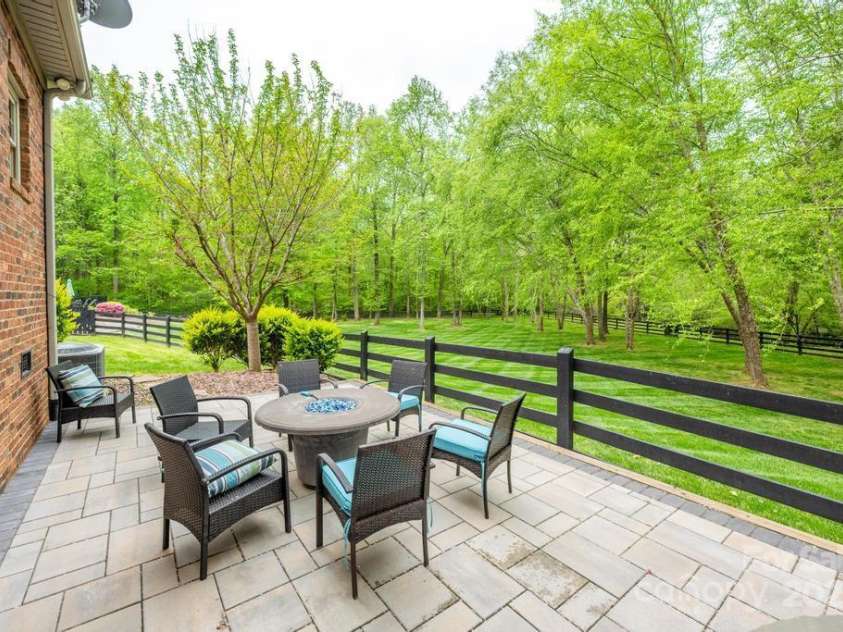 4600 Spicewood Drive, Charlotte, NC 28227.  MLS# CAR4250704, YatesRealty ID 12684. 