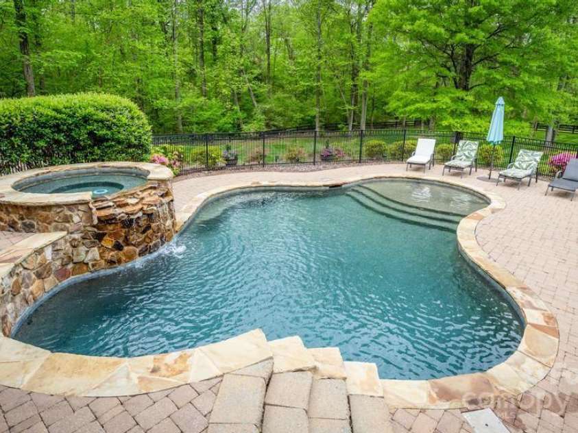 4600 Spicewood Drive, Charlotte, NC 28227.  MLS# CAR4250704, YatesRealty ID 12684. 