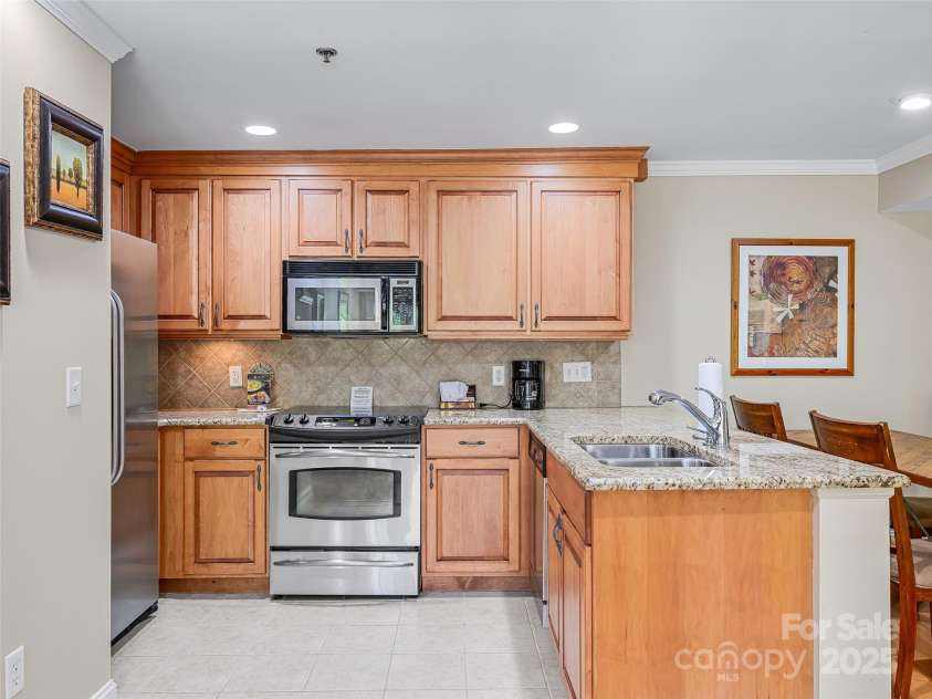 329 Bowling Park Road, Asheville, NC 28803.  MLS# CAR4254907, YatesRealty ID 12685. 