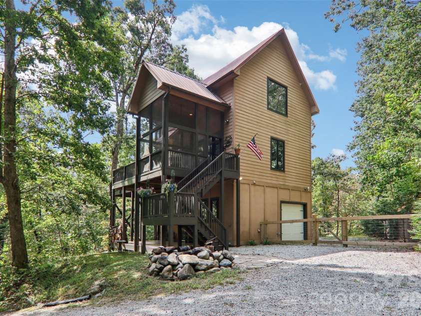 184 Deep Woods Lane, Saluda, NC 28773.  MLS# CAR4383118, YatesRealty ID 12686. 