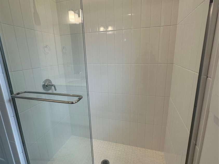 5205 Mint Harbor Way, Charlotte, NC 28269.  MLS# CAR4241159, YatesRealty ID 12686. Secondary Bathroom