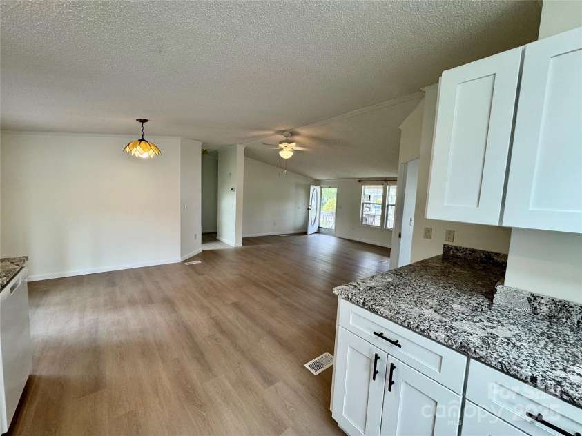 440 Riverwind Drive, Hendersonville, NC 28739.  MLS# CAR4256405, YatesRealty ID 12687. 