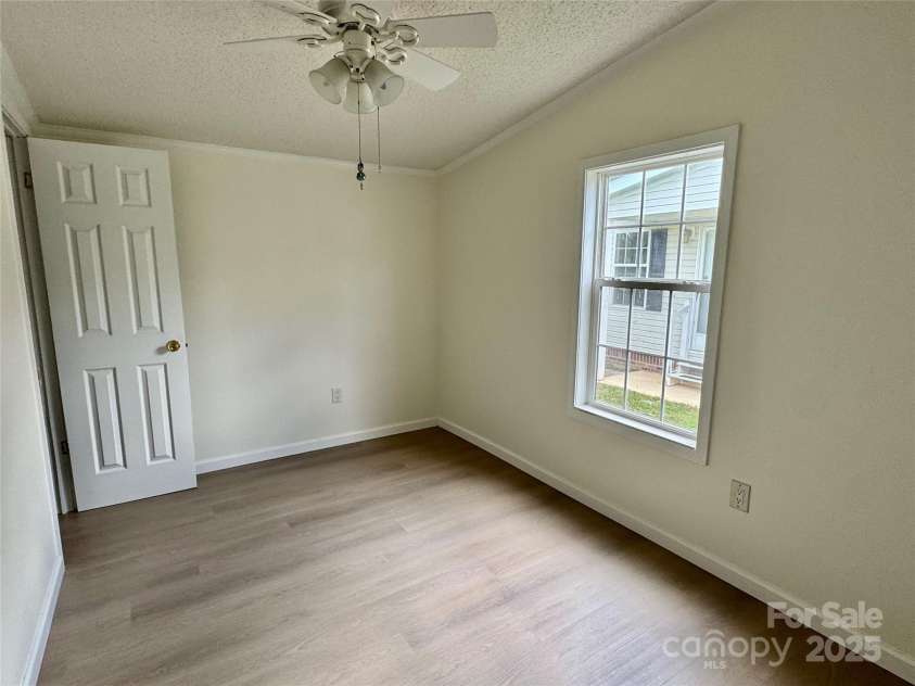 440 Riverwind Drive, Hendersonville, NC 28739.  MLS# CAR4256405, YatesRealty ID 12687. 
