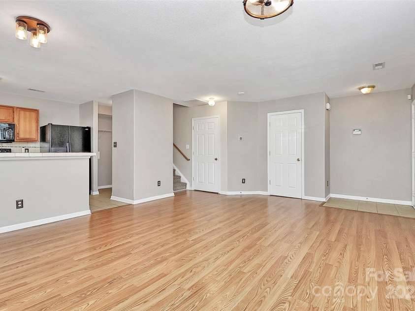 2045 Flushing Court, Charlotte, NC 28215.  MLS# CAR4256375, YatesRealty ID 12689. 