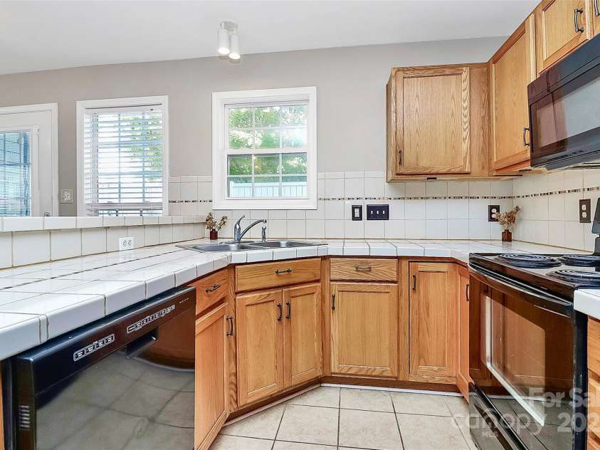 2045 Flushing Court, Charlotte, NC 28215.  MLS# CAR4256375, YatesRealty ID 12689. 