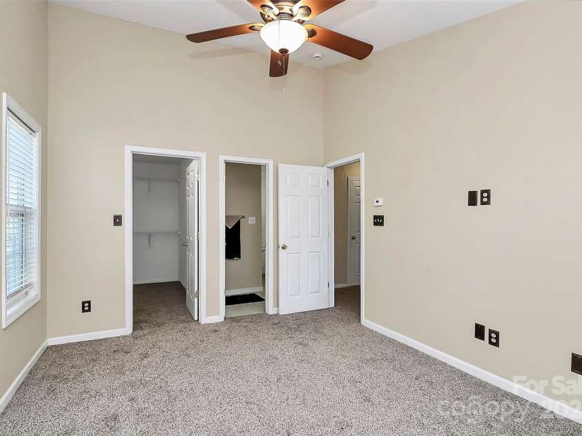 2045 Flushing Court, Charlotte, NC 28215.  MLS# CAR4256375, YatesRealty ID 12689. 